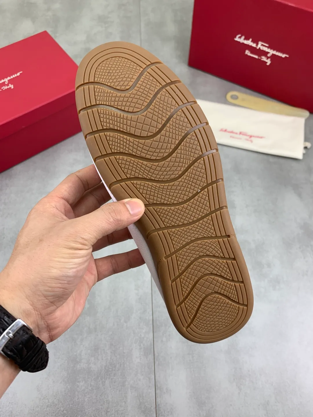 Men's shoes 💰P480 New model [Ferragamo/Ferragamo] Latest model Original imported calfskin, imported pigskin lining + original luxury metal buckle + original rubber outsole Soft and comfortable Size number: 38-44
